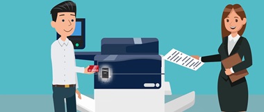 Grafische Darstellung Einer Person, Die SICH MIT ID KARTE EINE EINEM DRUCKER authentifiziert. Eine undere Person Holt den Ausdruck aus dem Geräten.