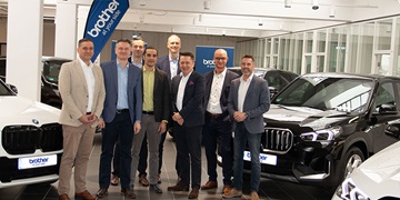 Männer vor neuen BMXi1