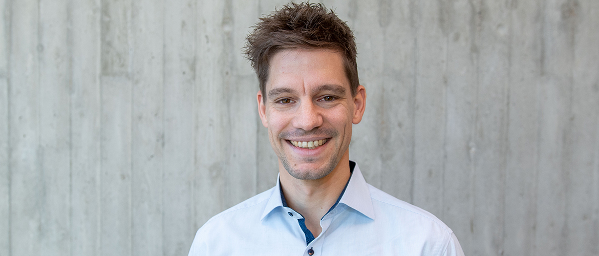 Portraitaufnahme von Alexander Zirl, Chief Entrepreneurship Officer (CEPO) der d.velop AG.